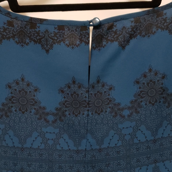 LOFT Petite Blue and Black tank - Picture 5 of 8